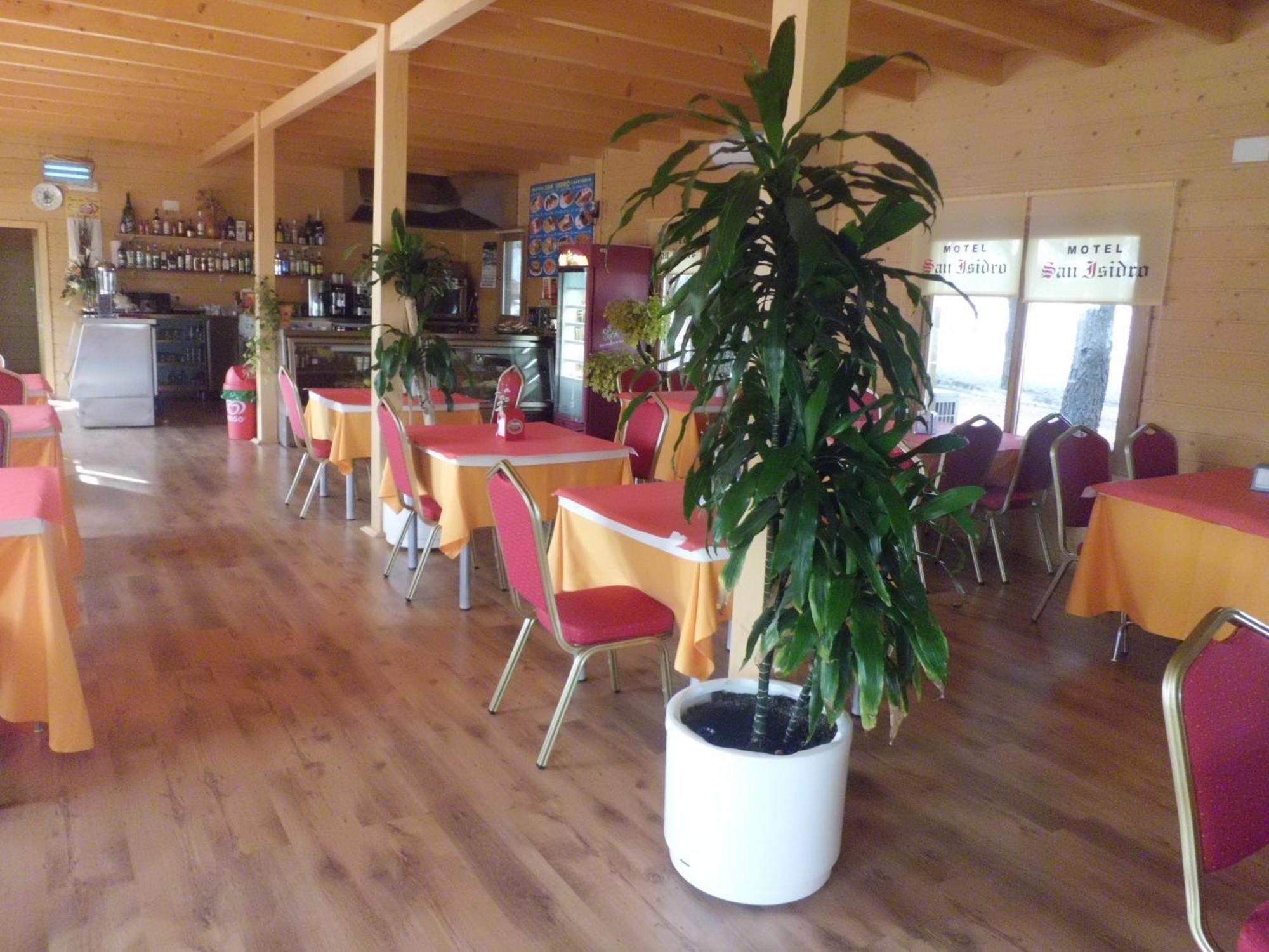 Motel San Isidro Villarrubio Exteriör bild
