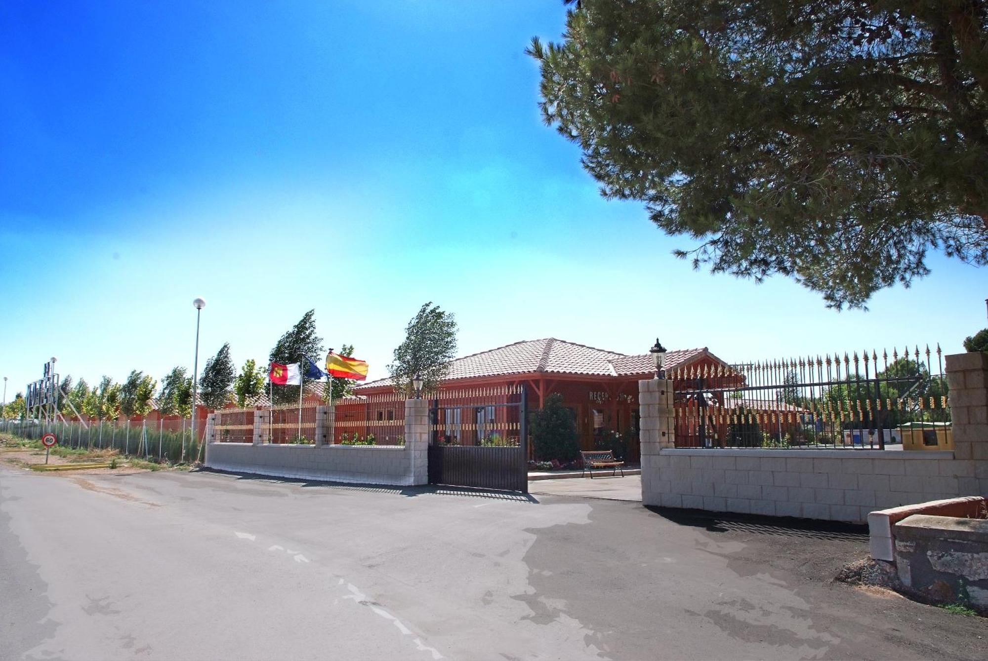 Motel San Isidro Villarrubio Exteriör bild